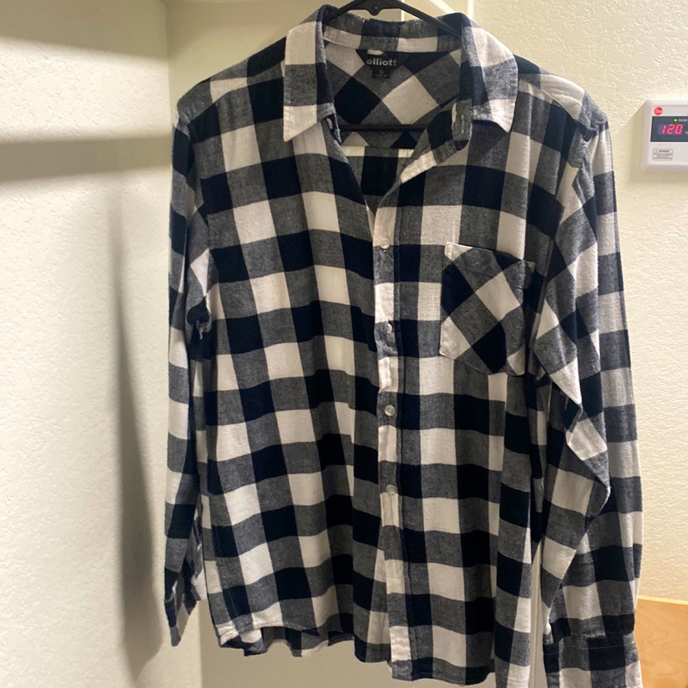 Elliot Black/White Checkered Button-Down Flannel